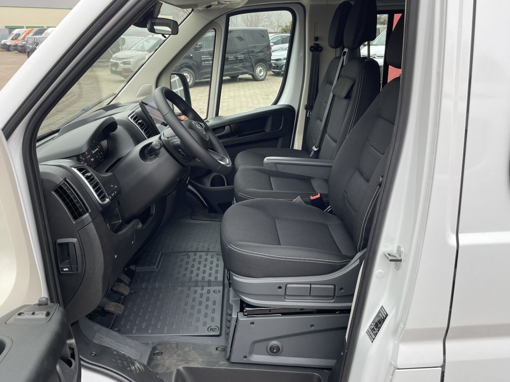 Fahrzeugabbildung Citroën Jumper Pritsche Doka 35 Heavy L4 BlueHDi 180