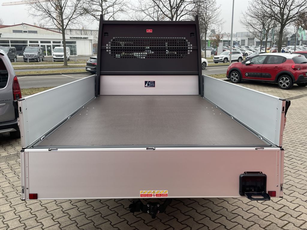 Fahrzeugabbildung Citroën Jumper Pritsche Doka 35 Heavy L4 BlueHDi 180