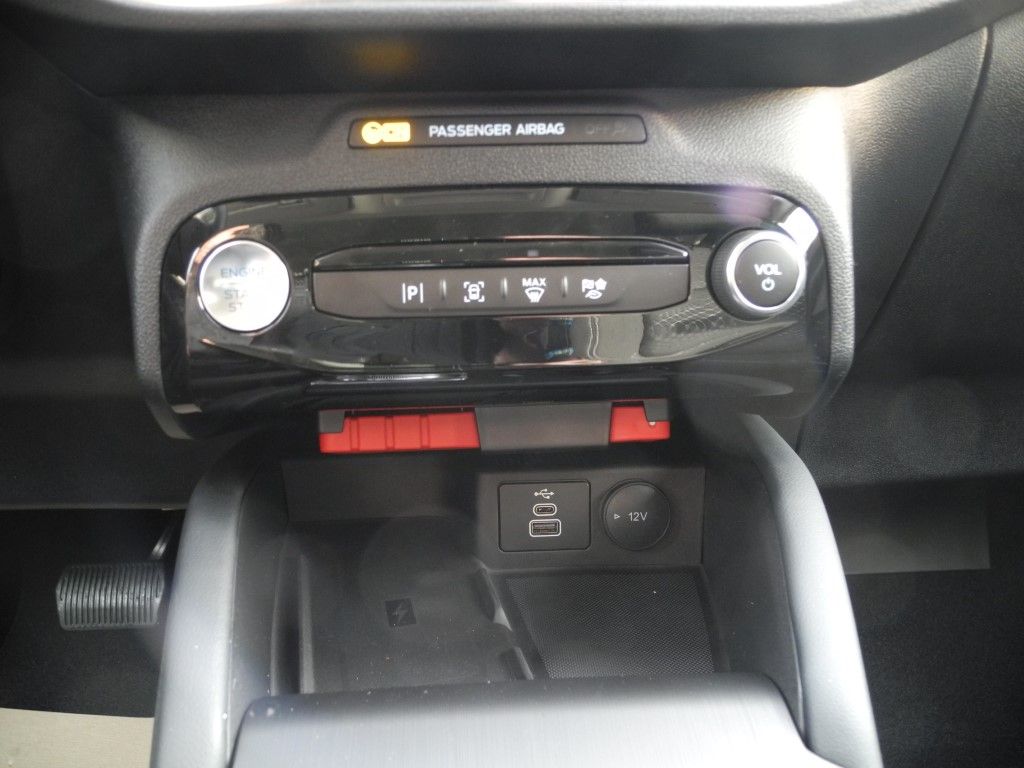 Fahrzeugabbildung Ford Kuga PHEV TITANIUM - Allwetter, 18Z Alu, Navi