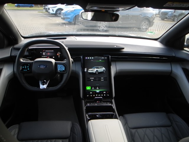 Fahrzeugabbildung Ford Capri 77kWh RWD Premium - HeadUp, Parkass., 360°