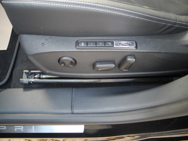 Fahrzeugabbildung Ford Capri 77kWh RWD Premium - HeadUp, Parkass., 360°