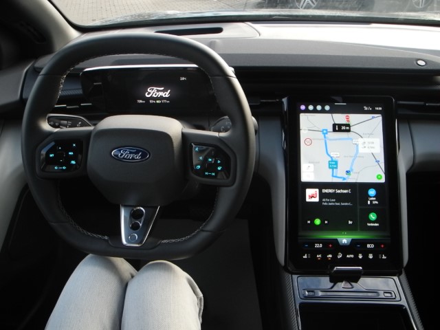 Fahrzeugabbildung Ford Capri 77kWh RWD Premium - HeadUp, Parkass., 360°