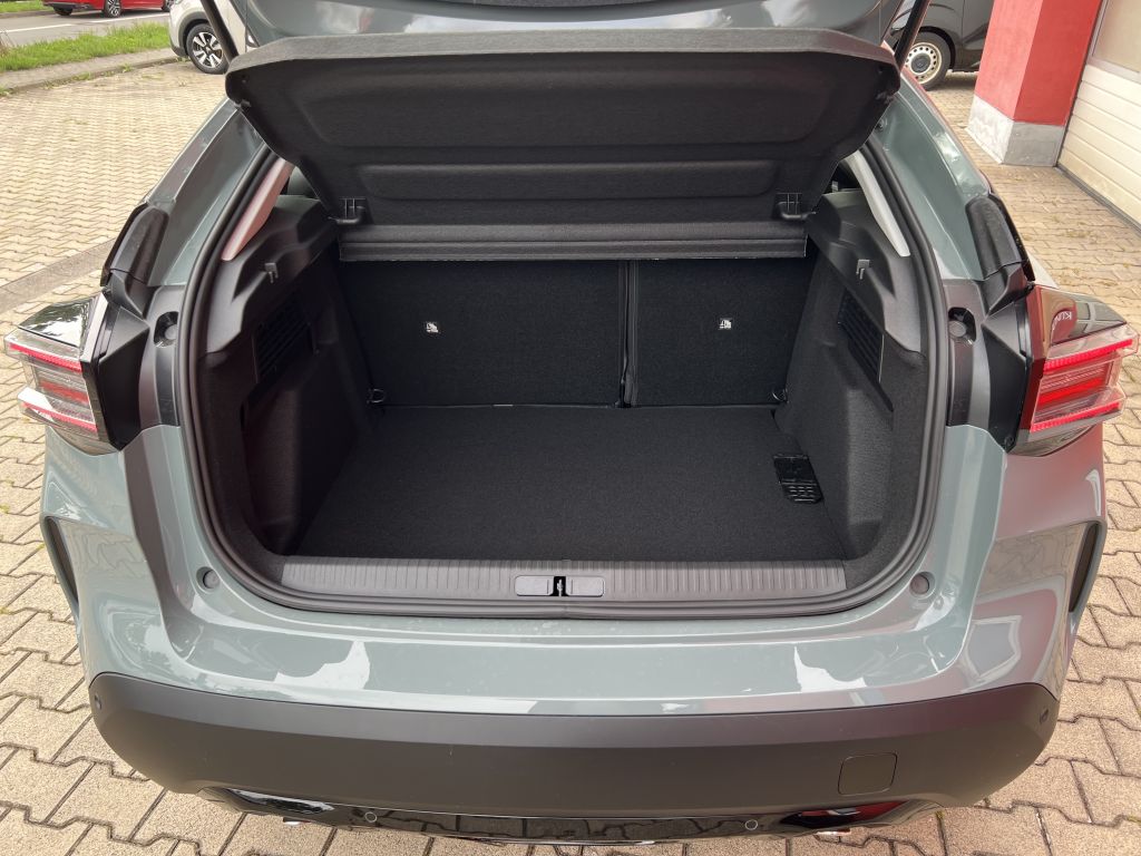 Fahrzeugabbildung Citroën C4 PureTech 130 Stop&Start EAT8 PLUS