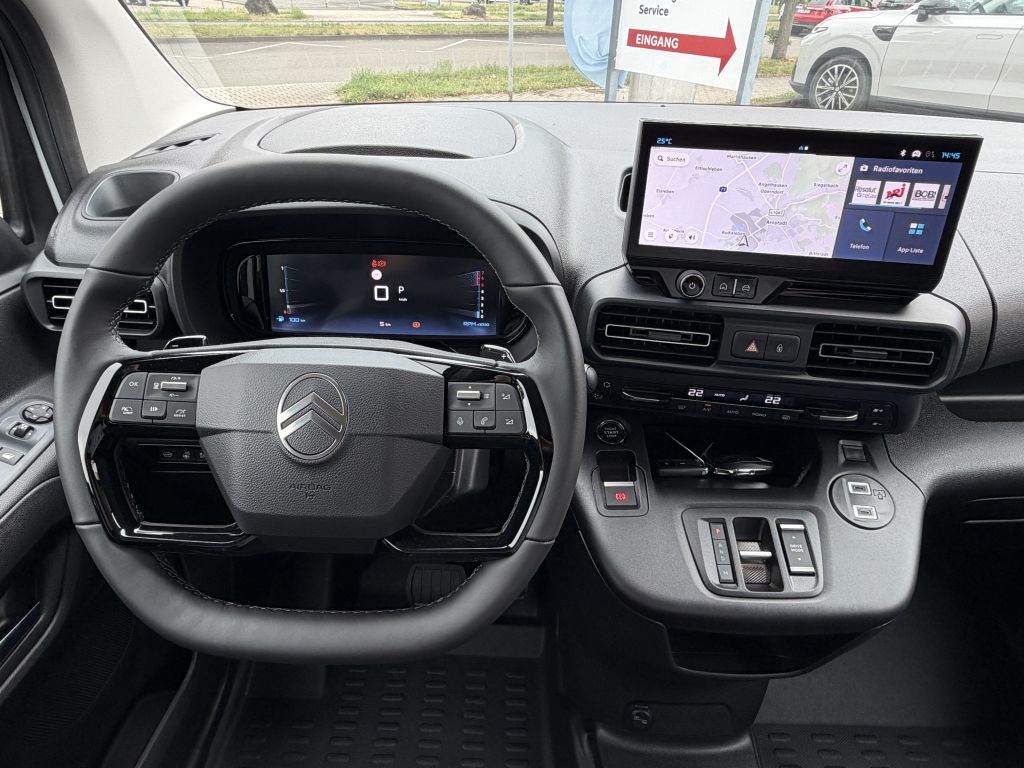 Fahrzeugabbildung Citroën Berlingo XL Diesel 130 Automatik + Webasto, ACC