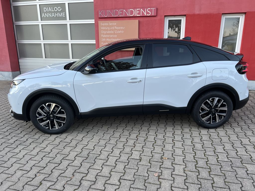 Fahrzeugabbildung Citroën C4 Hybrid 145 MAX Winter & Techno Paket