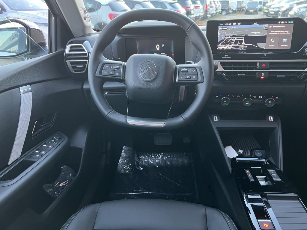 Fahrzeugabbildung Citroën C4 Hybrid 145 MAX Winter & Techno Paket