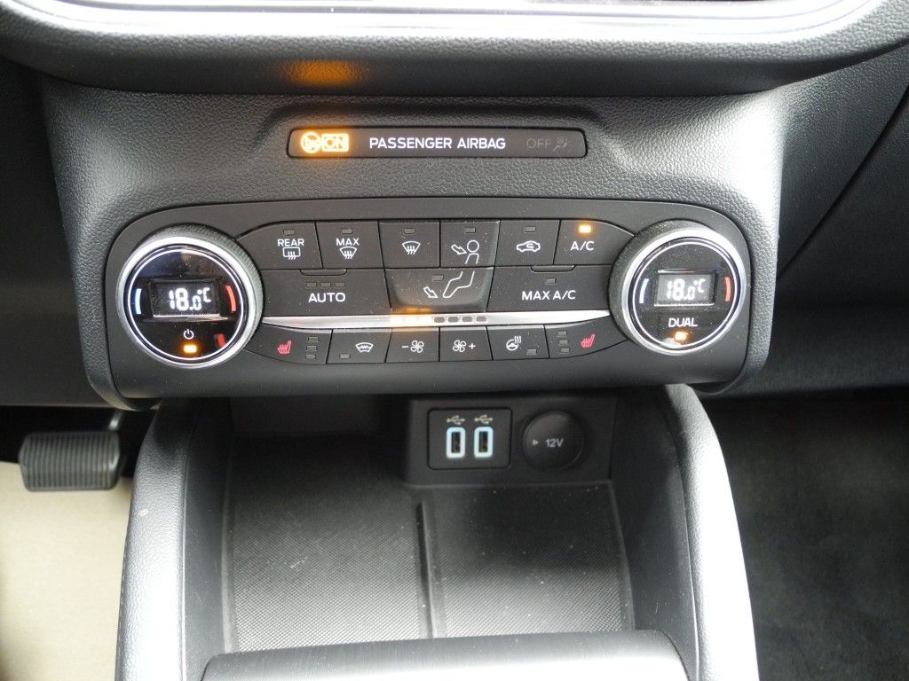 Fahrzeugabbildung Ford Kuga PHEV TITANIUM - AHK, eHeckkl., Allwetter