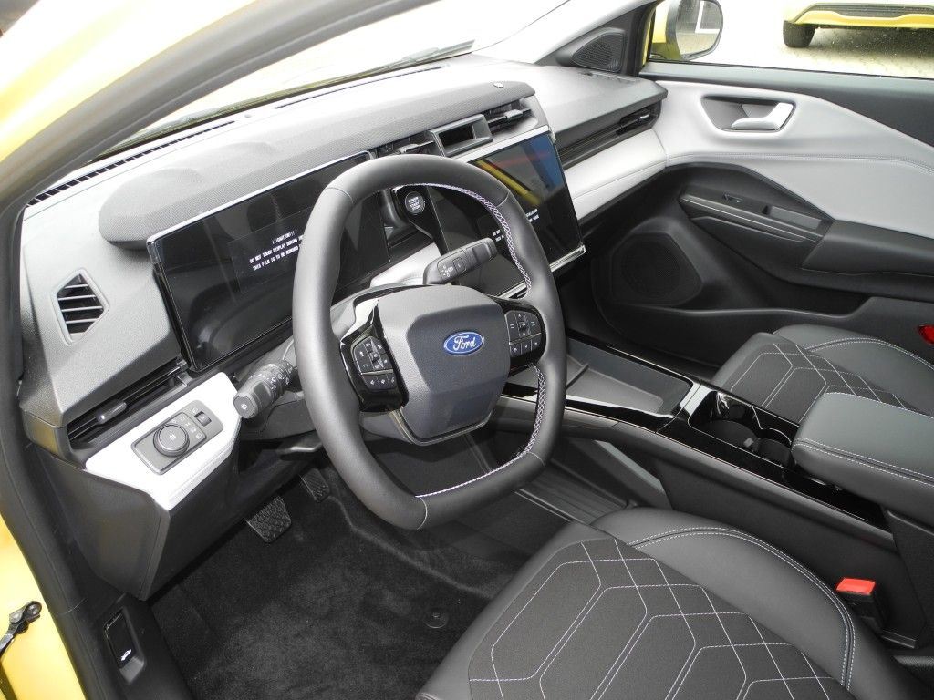 Fahrzeugabbildung Ford Puma 46,8 kWh Premium - iACC, Winter-Pak., TW