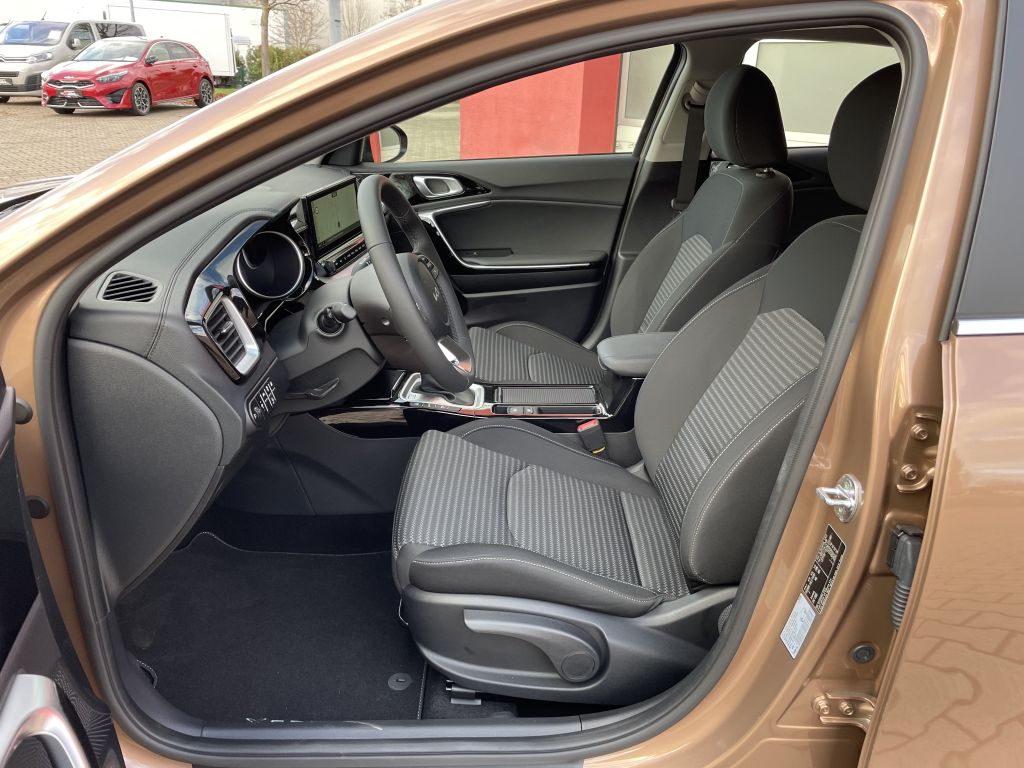 Fahrzeugabbildung Kia XCeed 1.6 GDI Plug-in Hybrid Vision + Nav, Komf.
