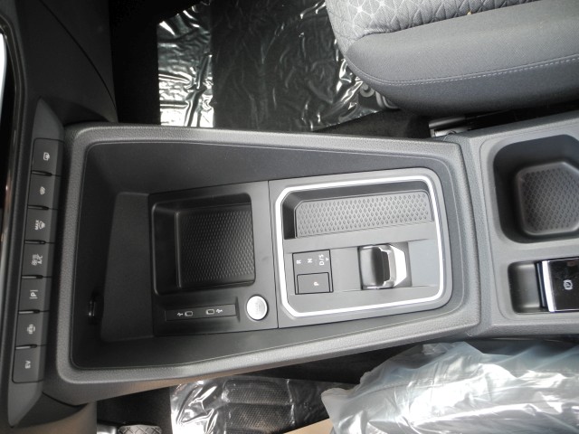 Fahrzeugabbildung Ford Tourneo Connect 1.5 PHEV Aut. TITANIUM- LED, SHZ
