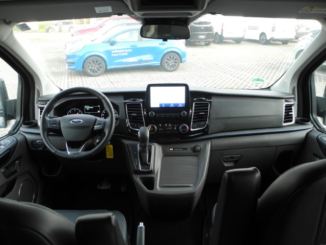 Fahrzeugabbildung Ford Tourneo Custom L2 Autm. Active - Xenon, AHK, TW