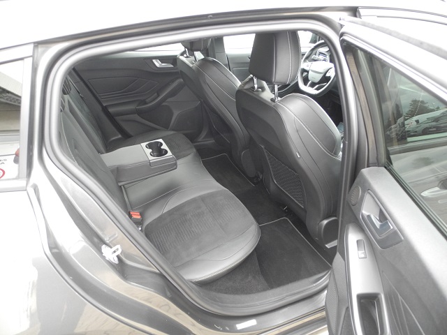 Fahrzeugabbildung Ford Focus Turnier ST Styling Pak.- LED, eHeck., Navi