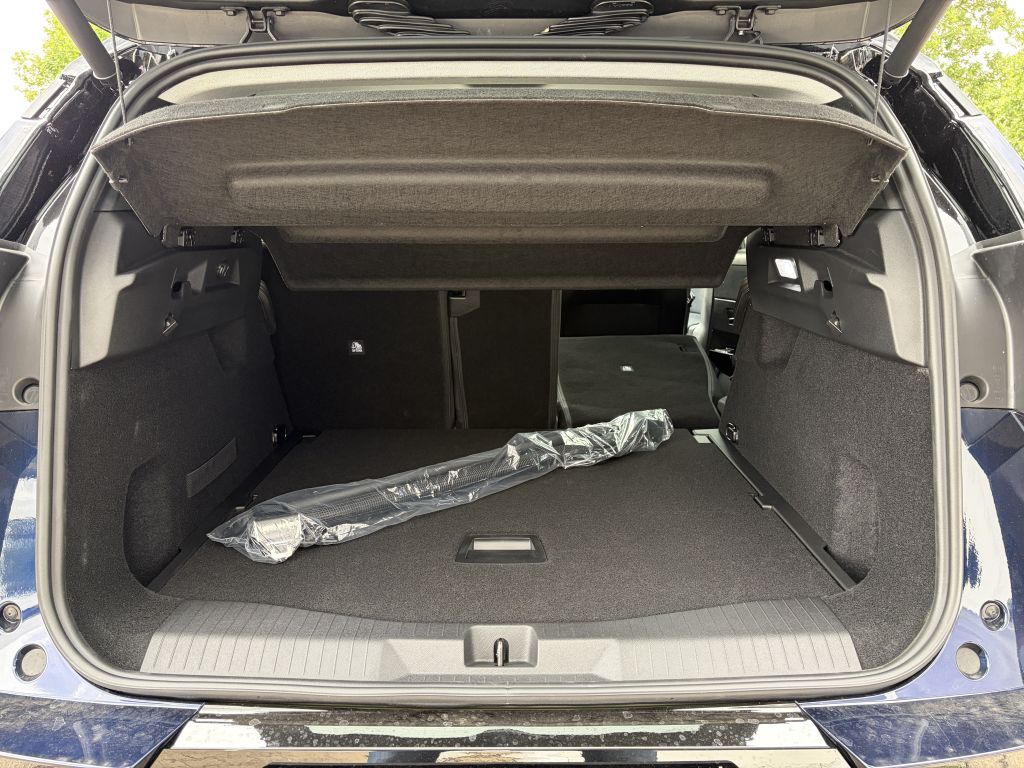 Fahrzeugabbildung Citroën C5 Aircross Hybrid 145 MAX + AHK, FS-Heizung