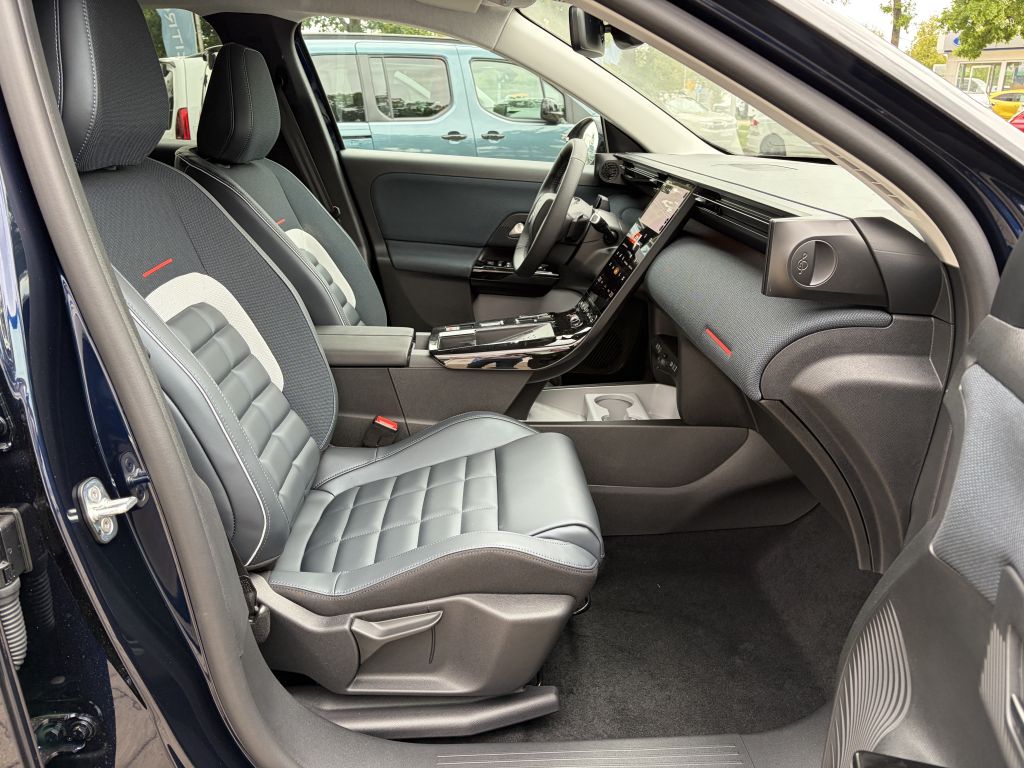 Fahrzeugabbildung Citroën C5 Aircross Hybrid 145 MAX + AHK, FS-Heizung