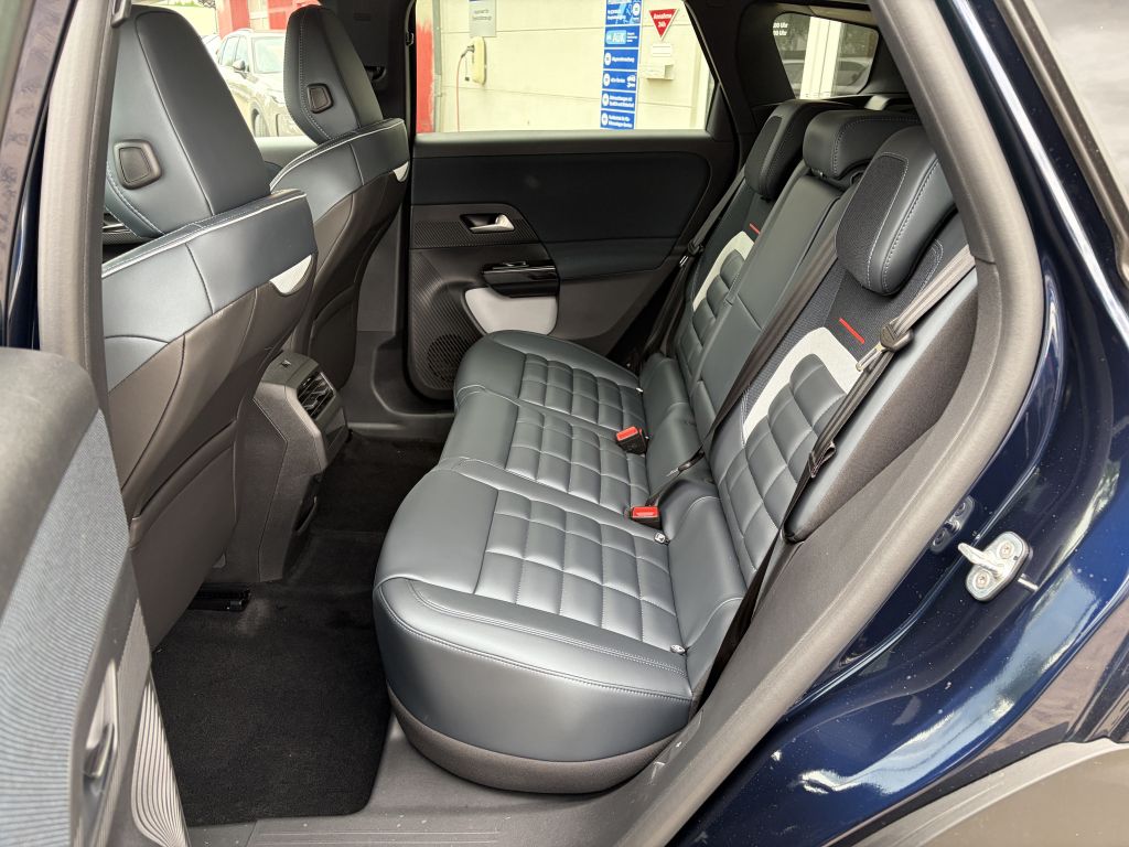 Fahrzeugabbildung Citroën C5 Aircross Hybrid 145 MAX + AHK, FS-Heizung
