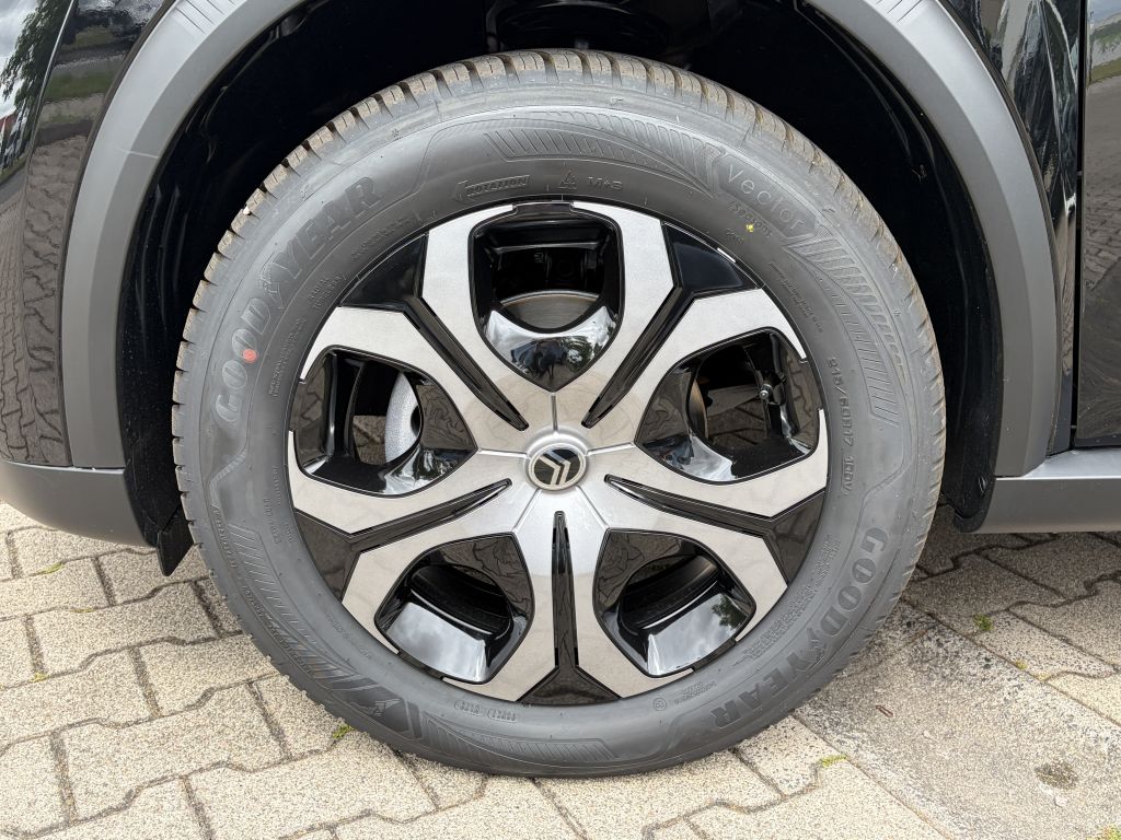 Fahrzeugabbildung Citroën C3 Aircross Turbo 100 PLUS + Winter, Allwetter