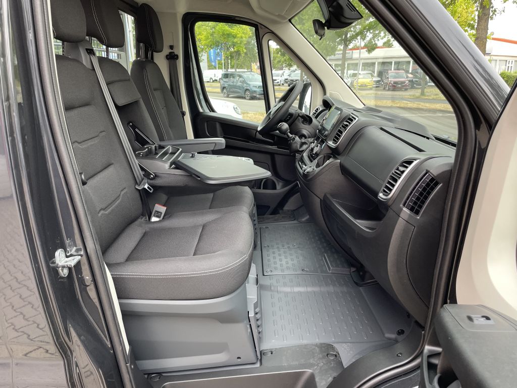 Fahrzeugabbildung Citroën Jumper Pritsche 35 Heavy L3 BlueHDi 180 + AHK