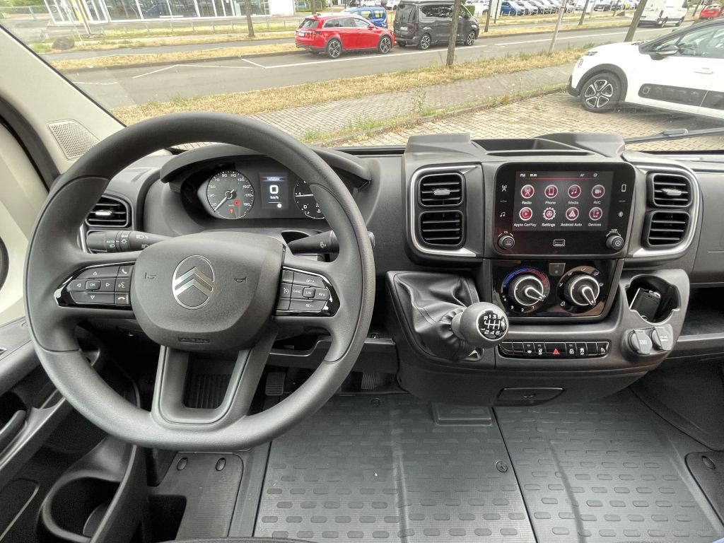 Fahrzeugabbildung Citroën Jumper Pritsche 35 Heavy L3 BlueHDi 180 + AHK