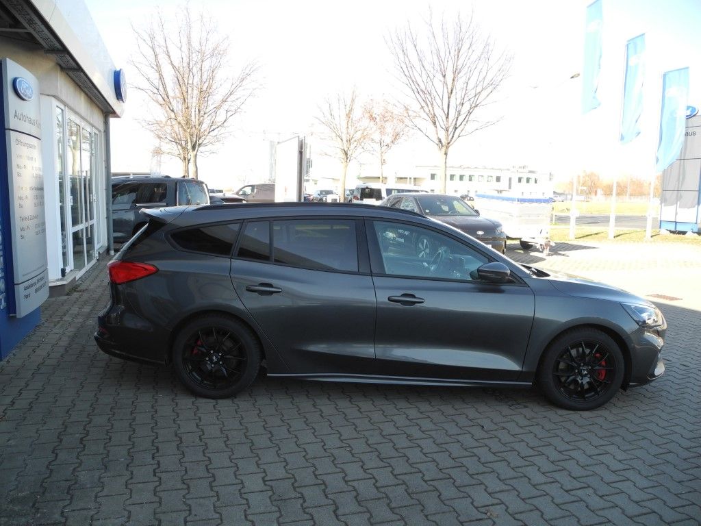 Fahrzeugabbildung Ford Focus Turnier 2.3 ST Styling-Pak.- AHK, WR, iACC