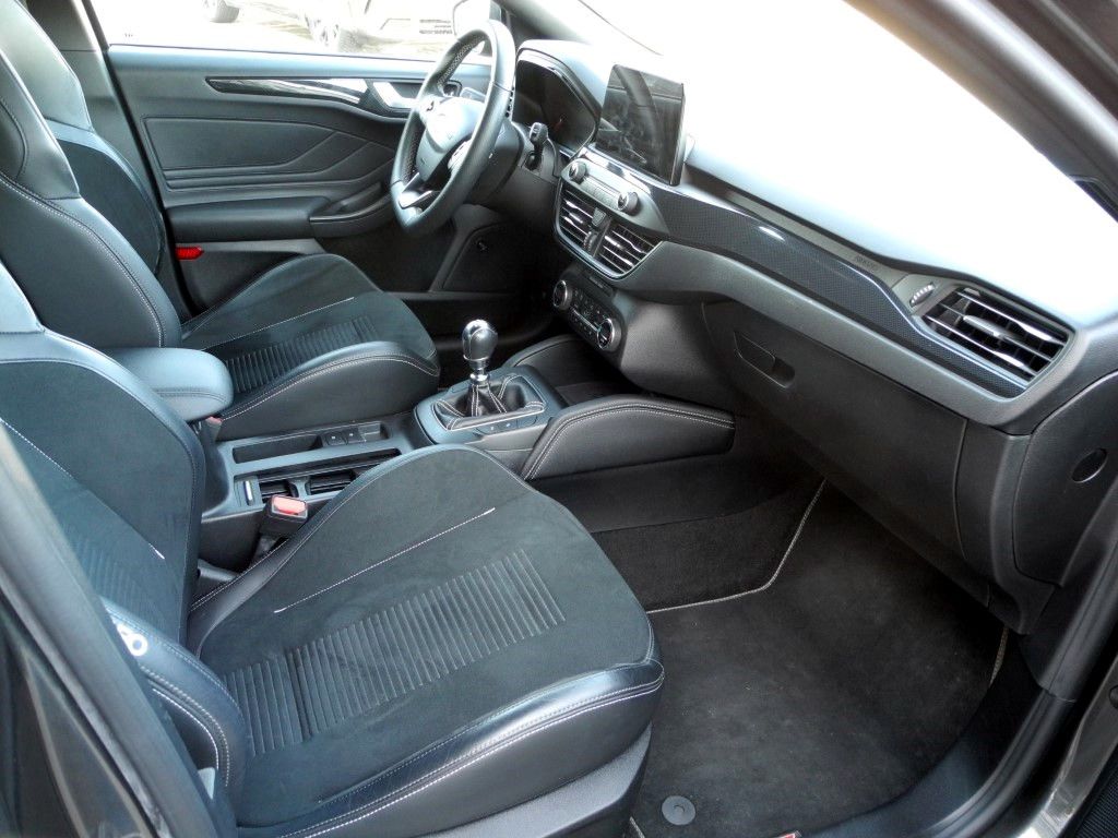 Fahrzeugabbildung Ford Focus Turnier 2.3 ST Styling-Pak.- AHK, WR, iACC
