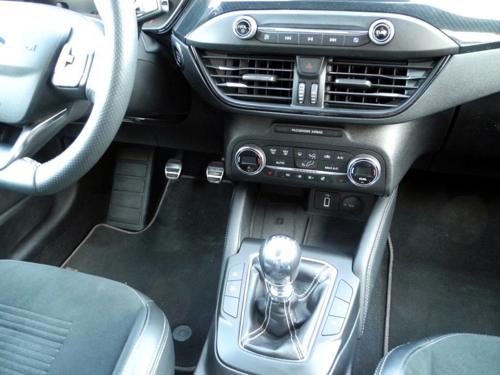 Fahrzeugabbildung Ford Focus Turnier 2.3 ST Styling-Pak.- AHK, WR, iACC