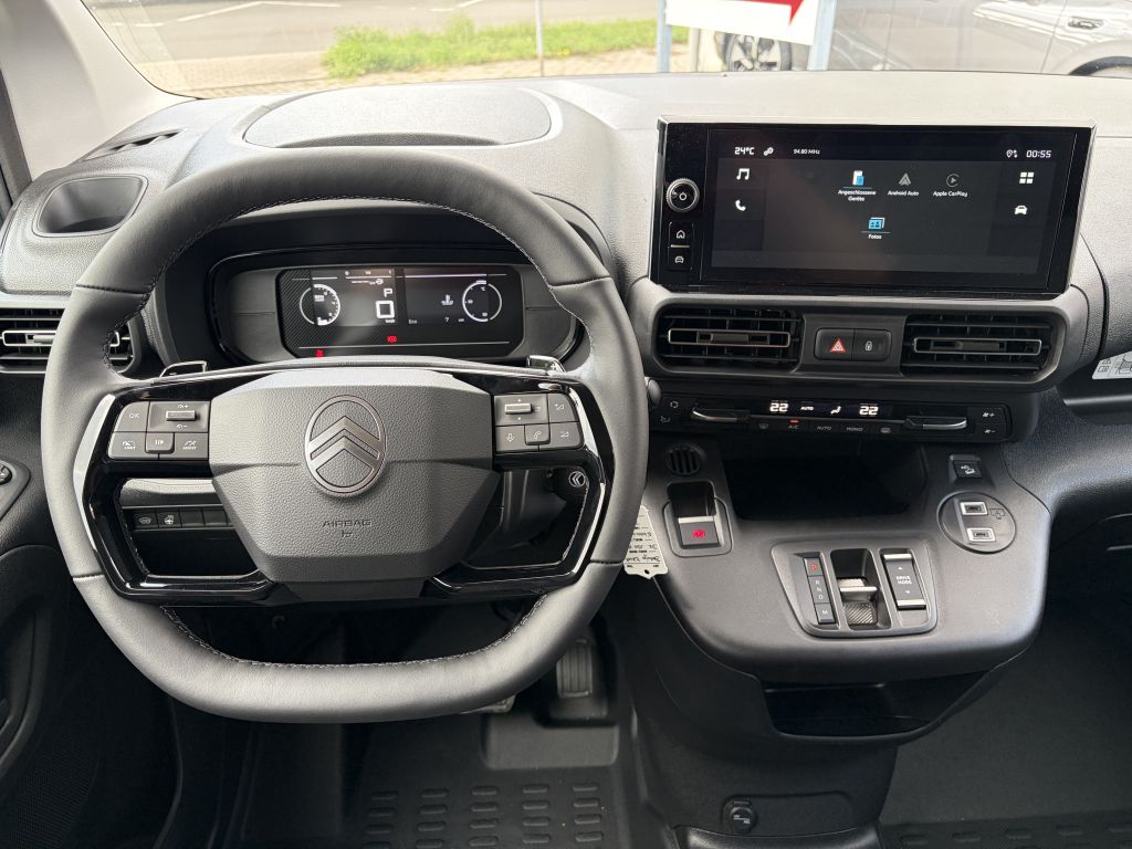 Fahrzeugabbildung Citroën Berlingo Doppellkabine XL Diesel 130 Automatik