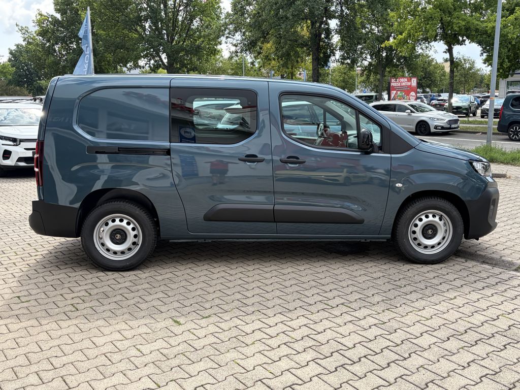 Fahrzeugabbildung Citroën Berlingo Doppellkabine XL Diesel 130 Automatik