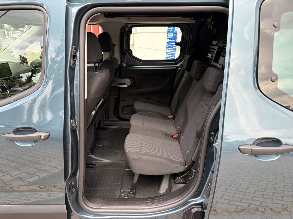 Fahrzeugabbildung Citroën Berlingo Doppellkabine XL Diesel 130 Automatik