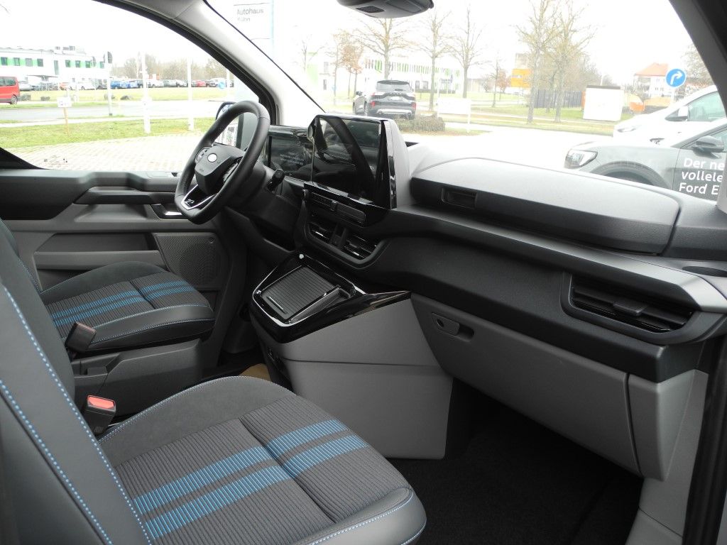 Fahrzeugabbildung Ford Transit Custom Doka L1 PHEV Sport - Matrix, 5-T