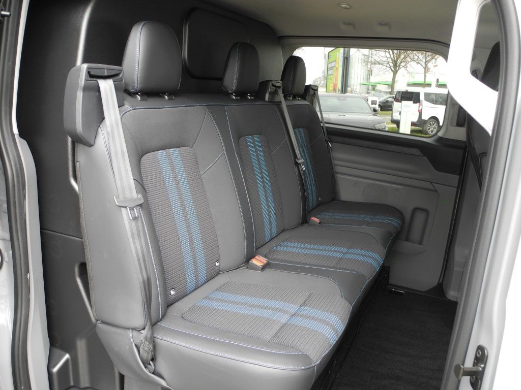 Fahrzeugabbildung Ford Transit Custom Doka L1 PHEV Sport - Matrix, 5-T
