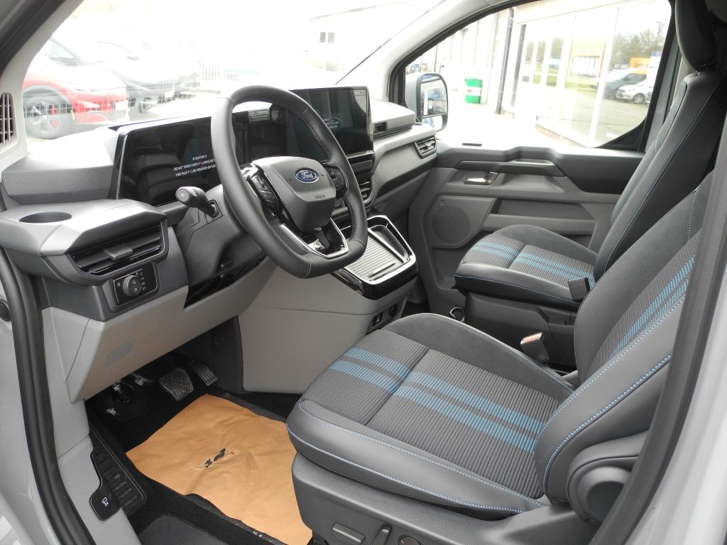 Fahrzeugabbildung Ford Transit Custom Doka L1 PHEV Sport - Matrix, 5-T