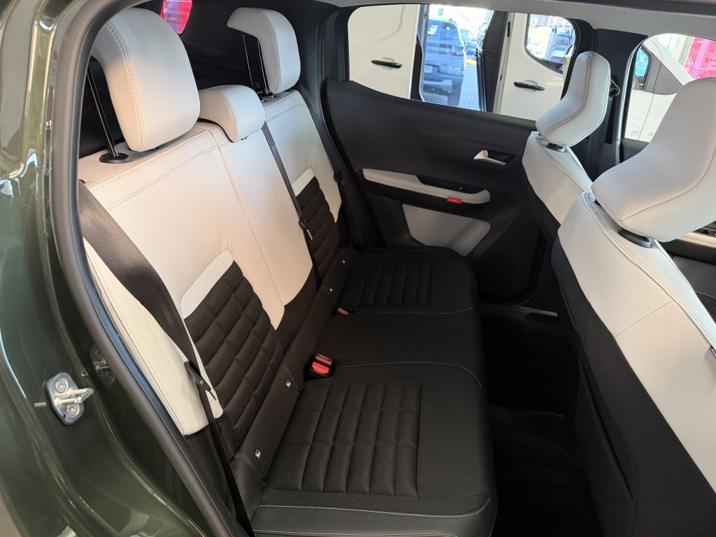 Fahrzeugabbildung Citroën C3 Aircross Turbo 100 PLUS Winter Paket