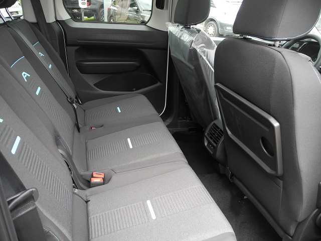 Fahrzeugabbildung Ford Tourneo Connect Aut. ACTIVE- Pano., LED, 7-Sitz.