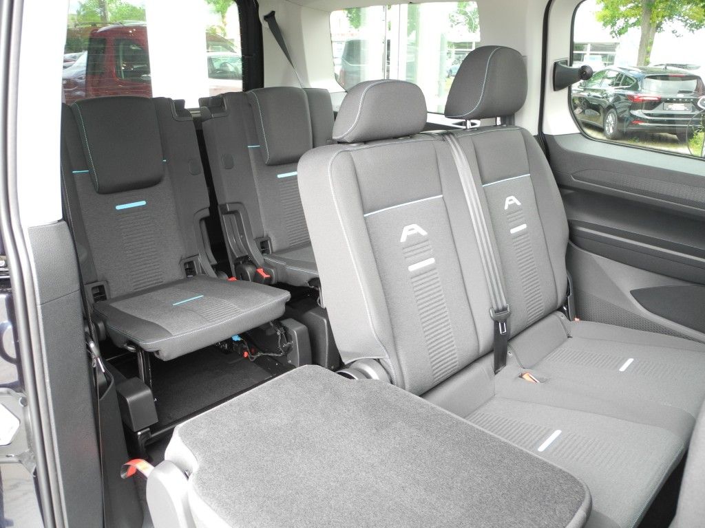 Fahrzeugabbildung Ford Grand Tourneo Connect 4x4 ACTIVE - Standh., AHK
