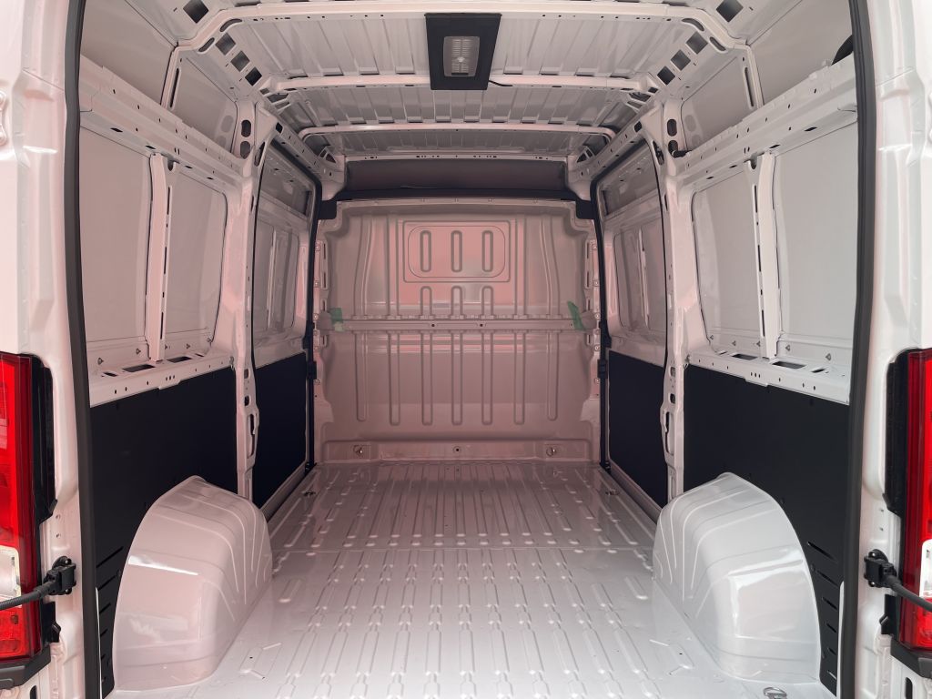 Fahrzeugabbildung Citroën Jumper Kawa 35 Heavy L2H2 BlueHDi 140 + 2ST, AHK