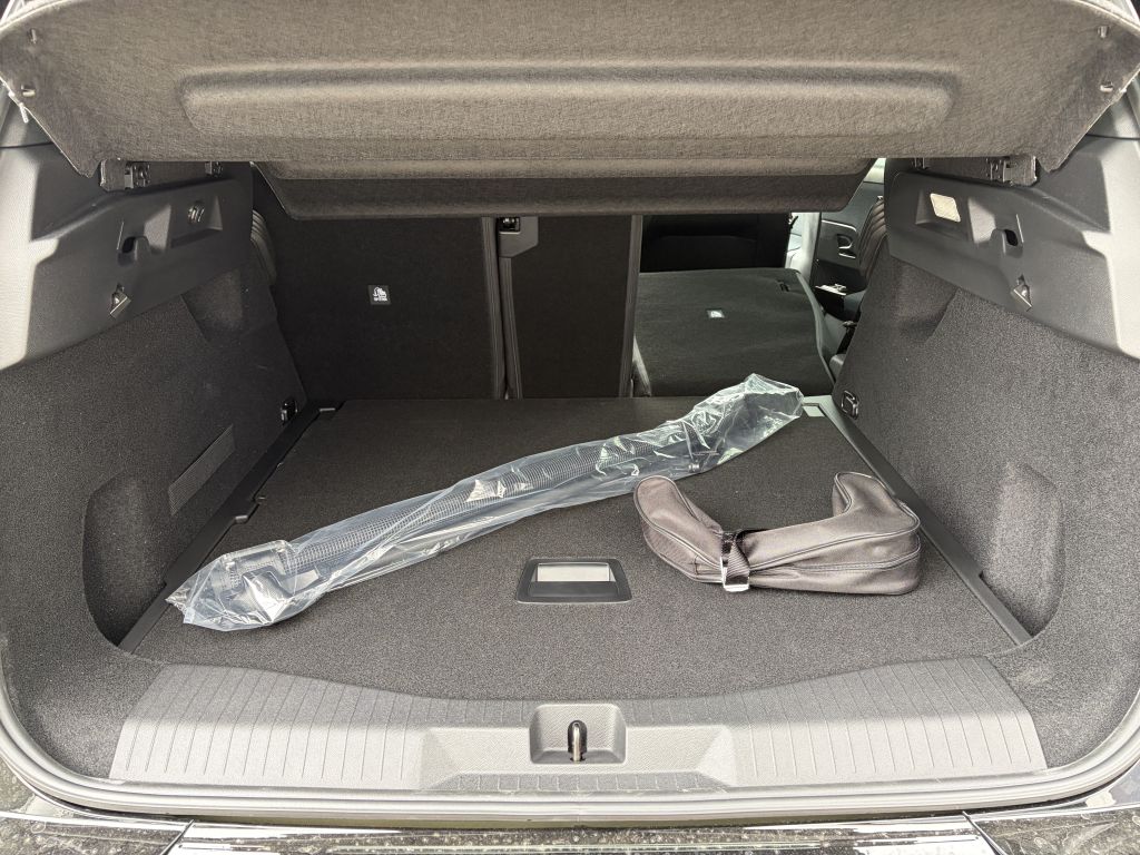 Fahrzeugabbildung Citroën C5 Aircross Hybrid 145 MAX + AHK, FS-Heizung