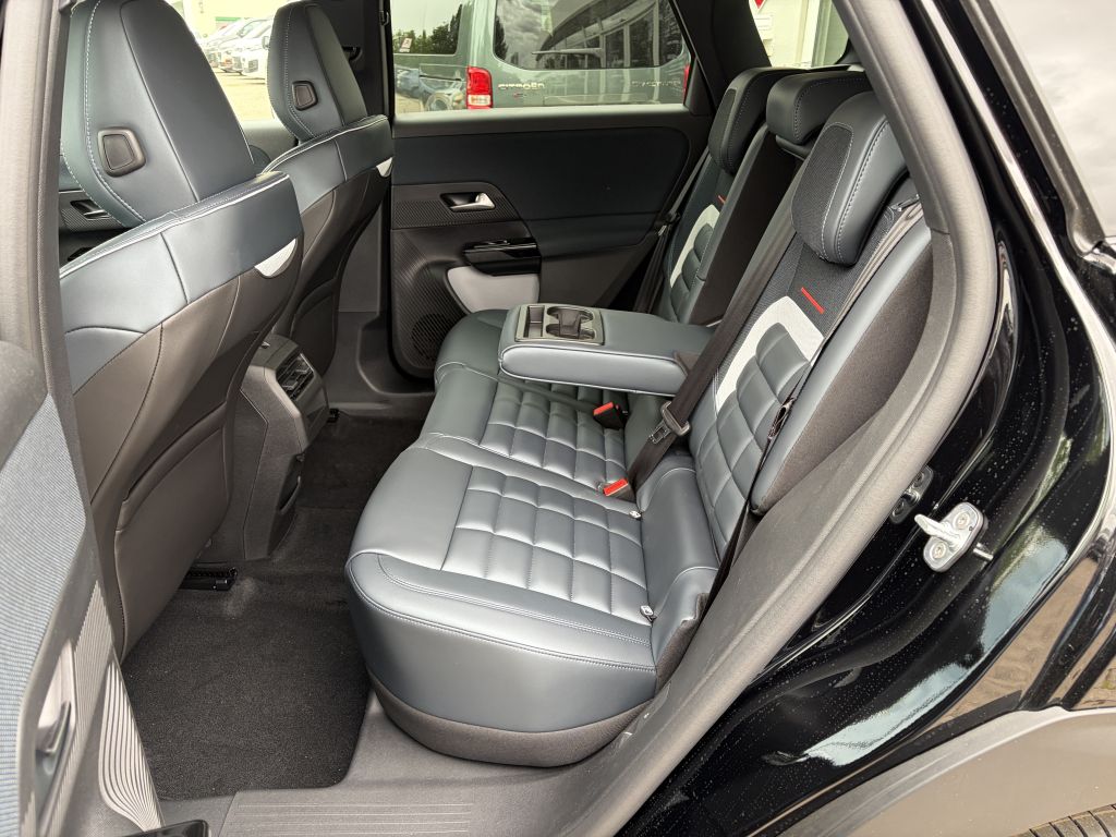 Fahrzeugabbildung Citroën C5 Aircross Hybrid 145 MAX + AHK, FS-Heizung