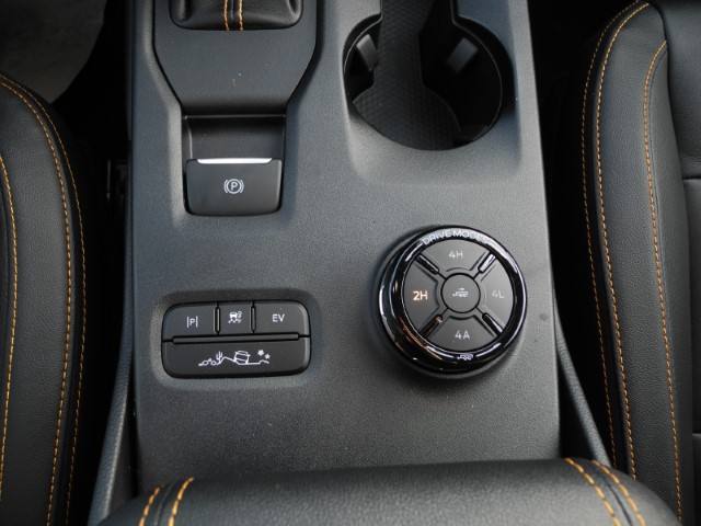 Fahrzeugabbildung Ford Ranger 2,3 l PHEV Wildtrak -iACC, AHK, TW, Rollo