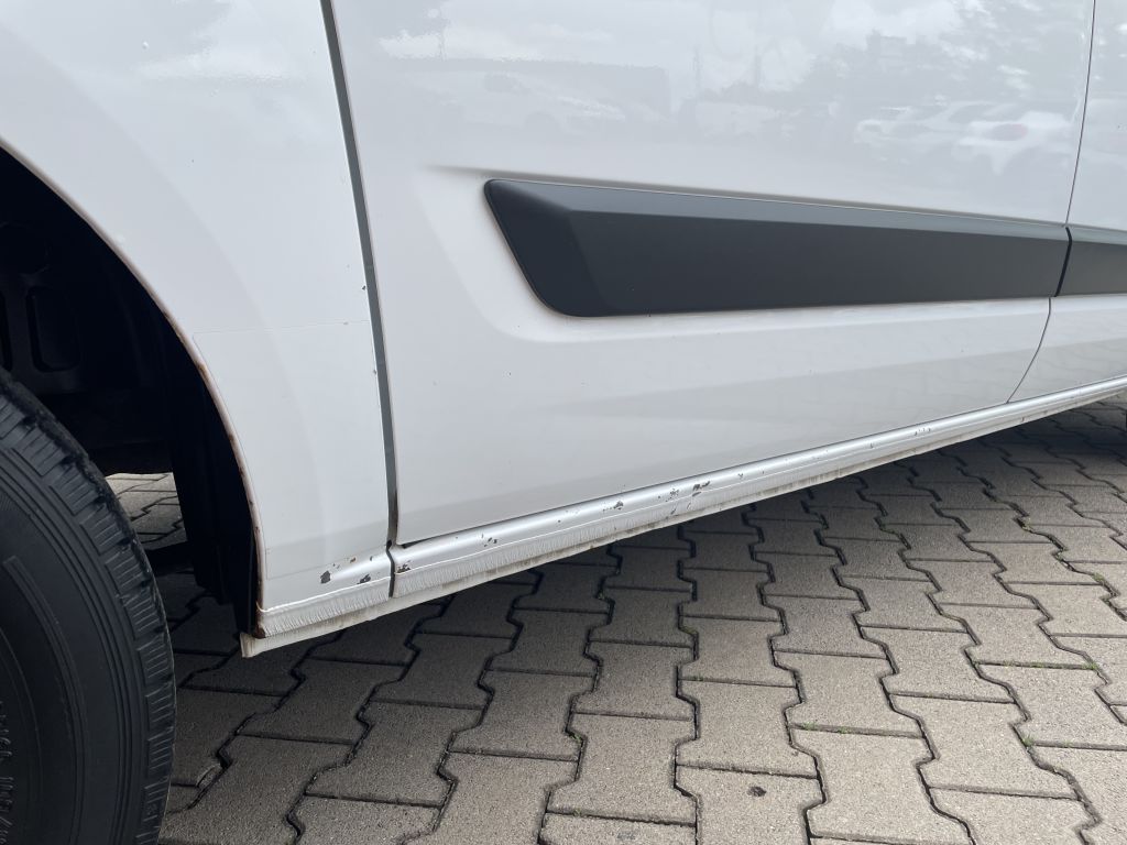 Fahrzeugabbildung Ford Transit Custom 270 L1H1 LKW VA Trend + AHK