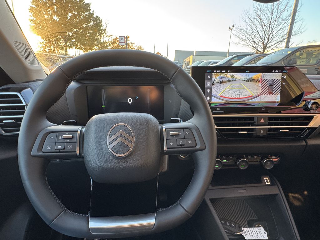 Fahrzeugabbildung Citroën C4 Benziner 130 Automatik MAX + Winter Techno Paket