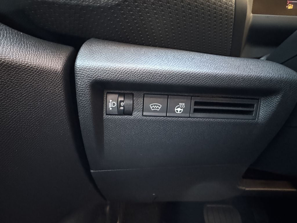 Fahrzeugabbildung Citroën C4 Benziner 130 Automatik MAX + Winter Techno Paket