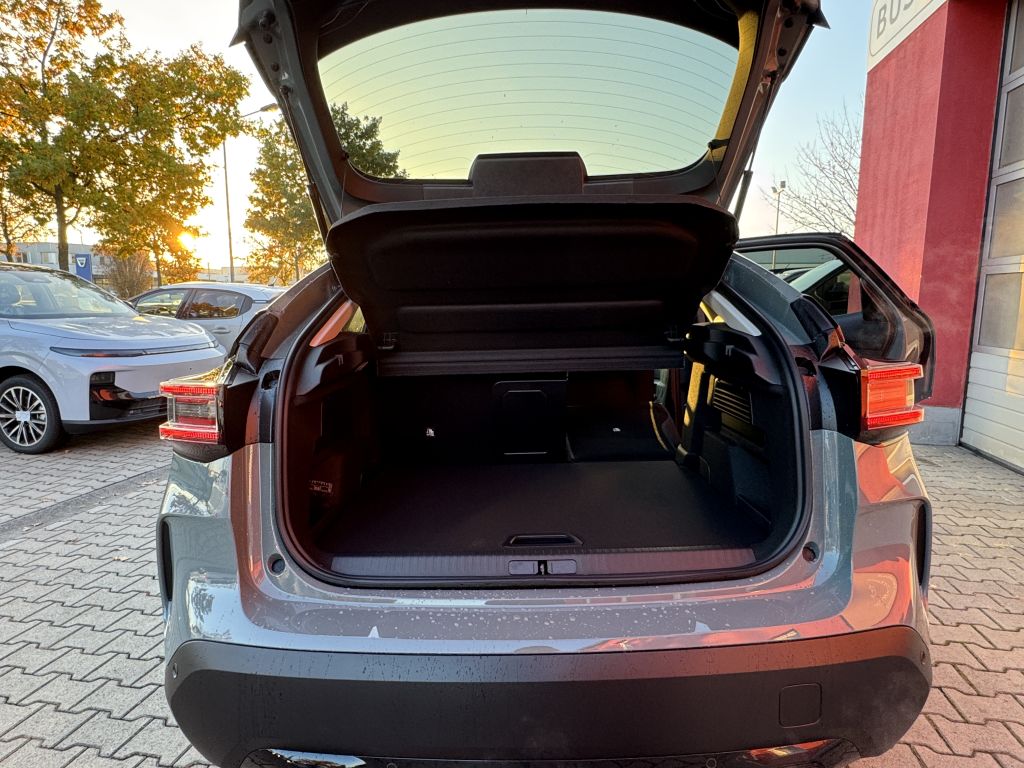 Fahrzeugabbildung Citroën C4 Benziner 130 Automatik MAX + Winter Techno Paket