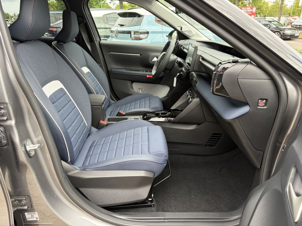 Fahrzeugabbildung Citroën C3 Hybrid 110 COLLECTION
