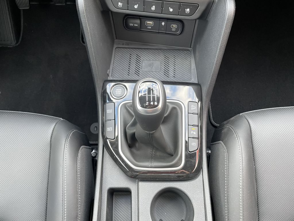 Fahrzeugabbildung Kia Sportage 1.6 T-GDI 48V 2WD Spirit + Leder, Glas