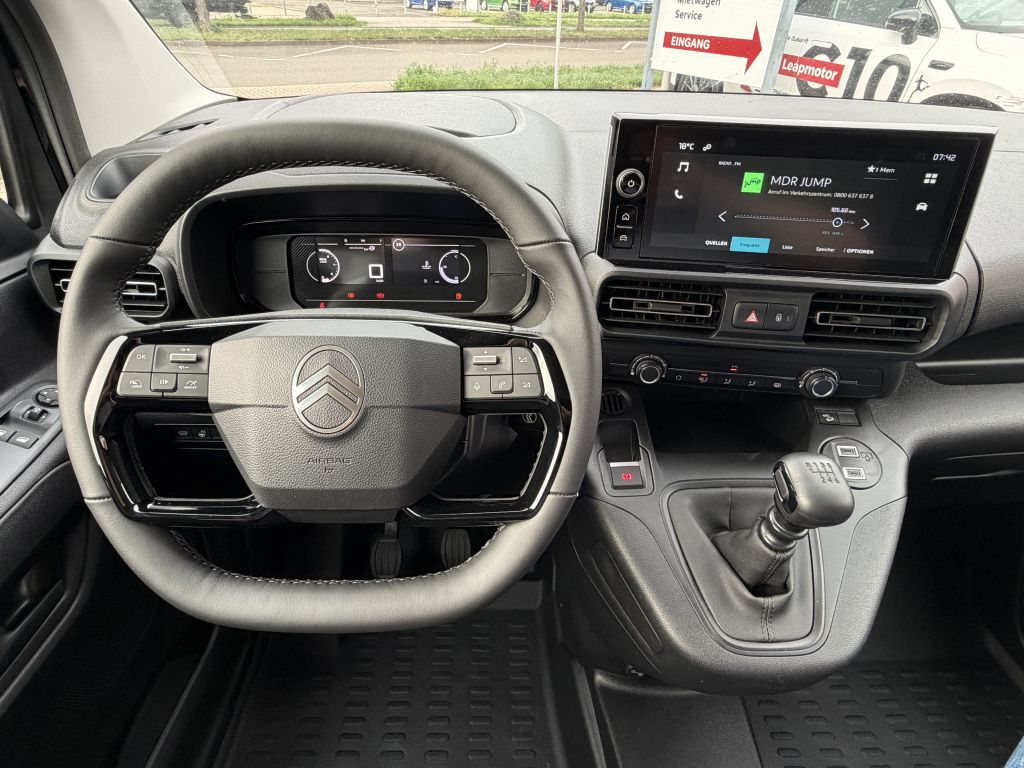 Fahrzeugabbildung Citroën Berlingo M Benzin 110 + 2 Schiebetüren, AHK