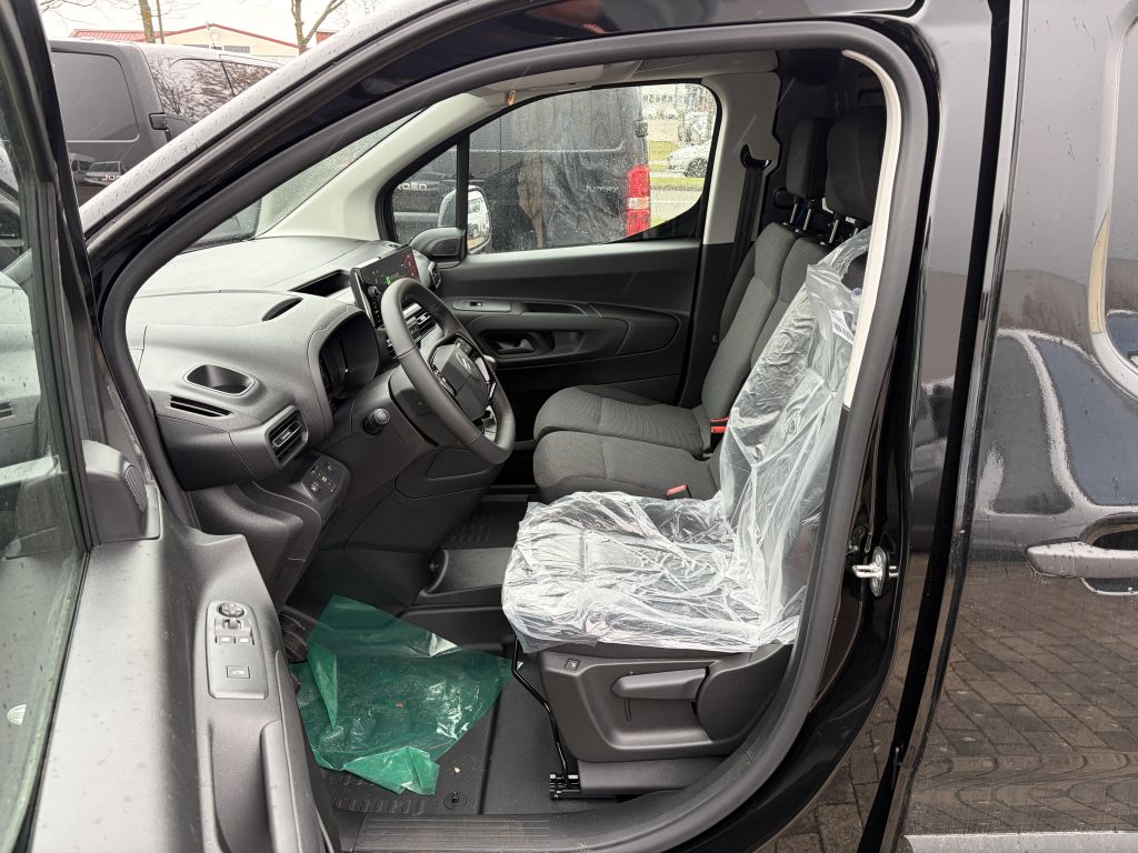 Fahrzeugabbildung Citroën Berlingo M Benzin 110 + 2 Schiebetüren, AHK