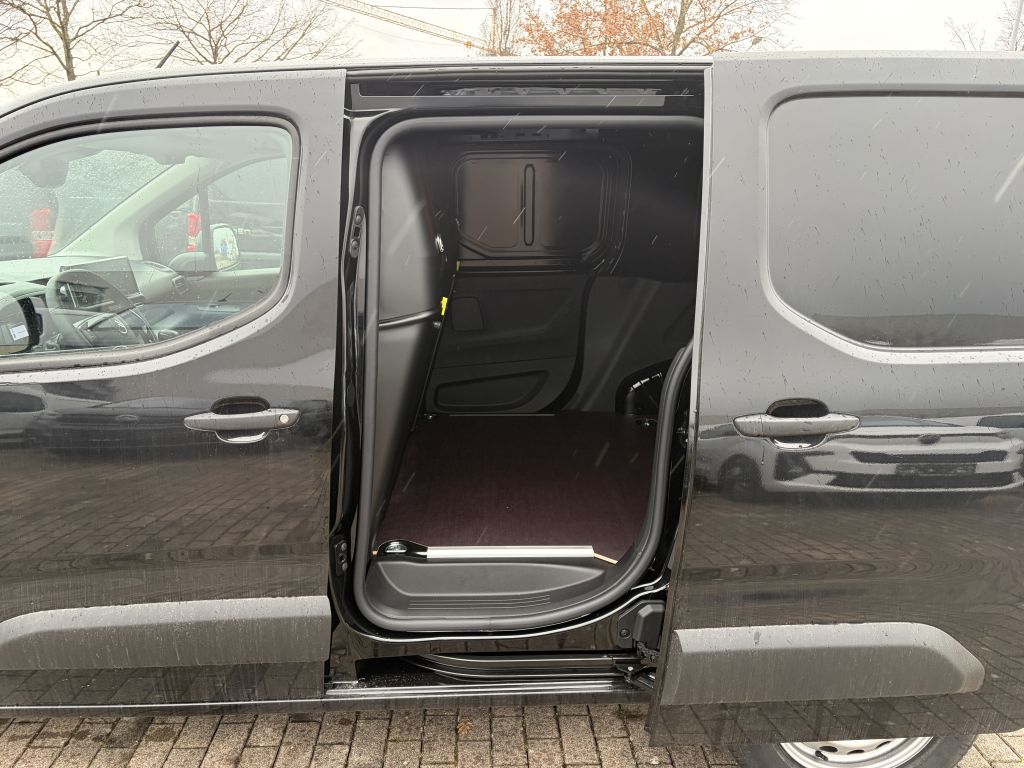 Fahrzeugabbildung Citroën Berlingo M Benzin 110 + 2 Schiebetüren, AHK