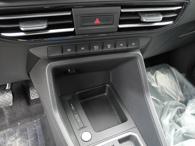 Fahrzeugabbildung Ford Tourneo Connect Aut. ACTIVE- 7-Sitzer, Klimaaut.