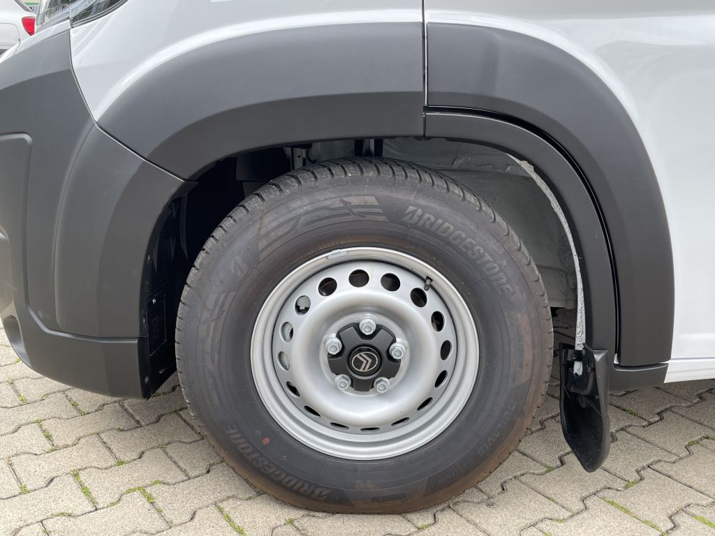 Fahrzeugabbildung Citroën Jumper Pritsche Doka 35 Heavy L3 180 AUT + AHK
