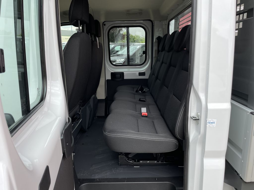 Fahrzeugabbildung Citroën Jumper Pritsche Doka 35 Heavy L3 180 AUT + AHK